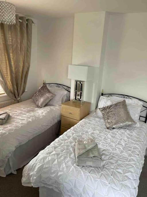 Modern 4 Bedroom House In Sunny Corner Holiday home Weymouth